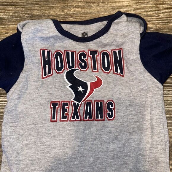 Houston Texans one piece Size 18 Months. Button bottom. NWOT. O - Picture 2 of 5